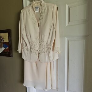 Plaza South Vintage Elegant Cream Blazer & Skirt Set Size 14 Like New!
